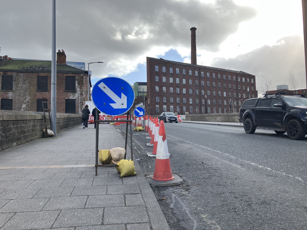 Work on a new traffic-light controlled crossing between the Hat Works and Viaduct Park is set to finish by the end of March (Image - Declan Carey LDRS)