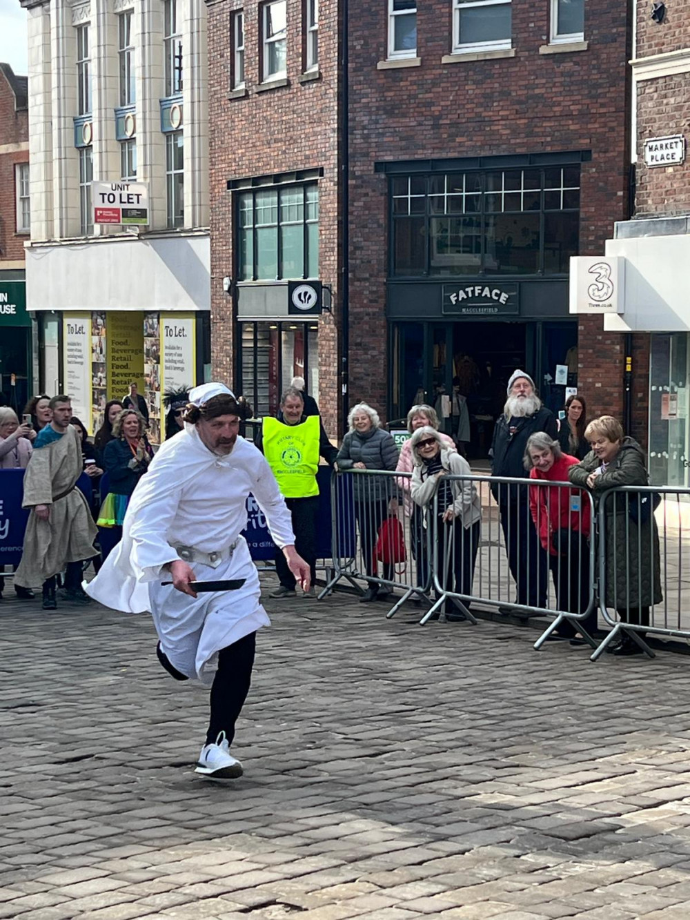 Princess Leia races up the cobbles (Credit: Nub News)