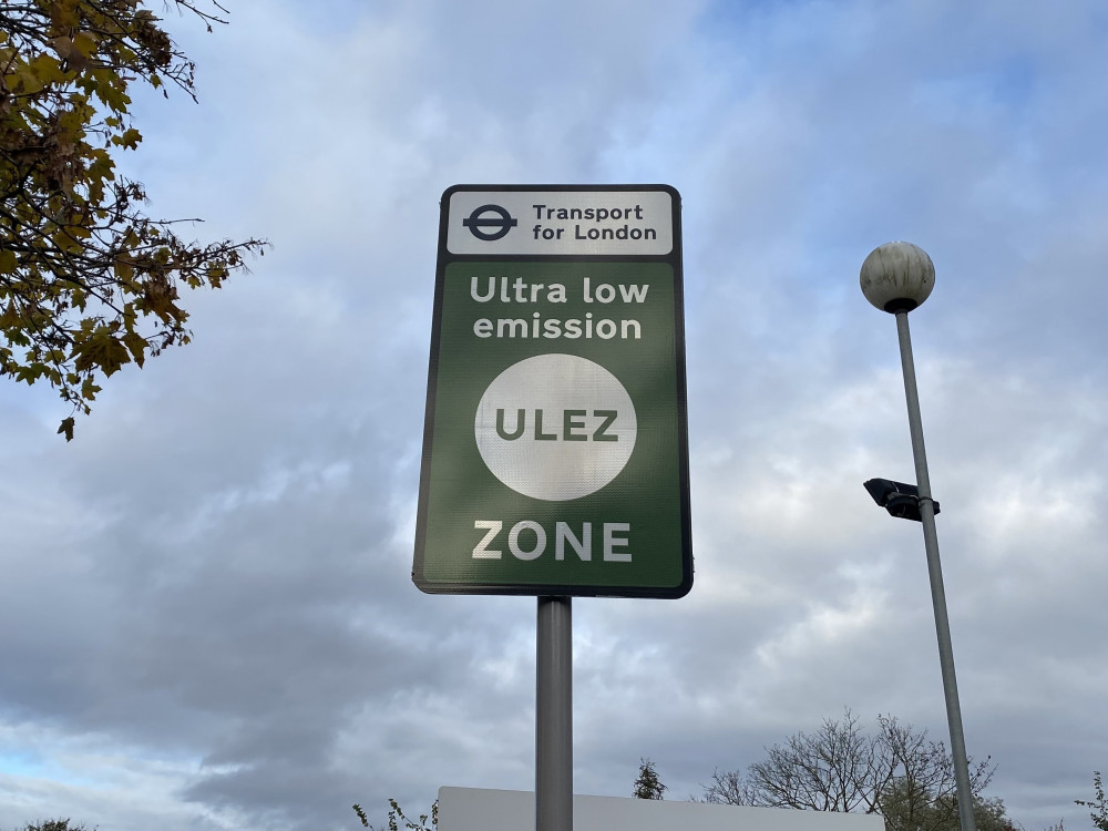 Roadside nitrogen dioxide levels are 29 per cent lower in inner London than they would have been without the ULEZ and its expansions (credit: LDRS/James Mayer).