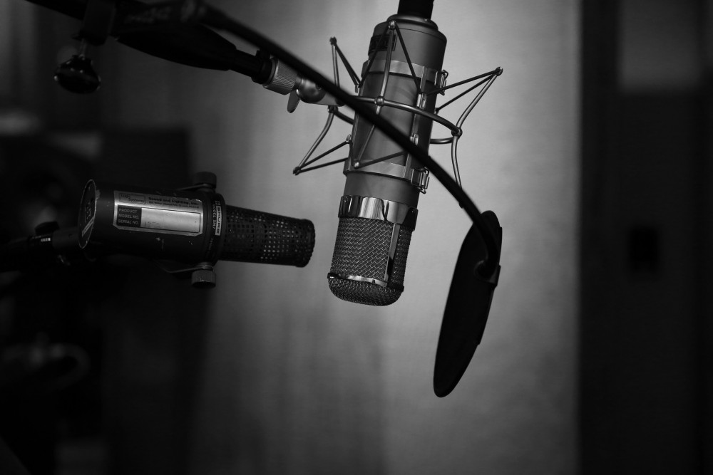 Arts Richmond invites Twickenham residents or students to submit original, unpublished radio plays by 30 May 2025 (credit: Neil Gooding/Unsplash).