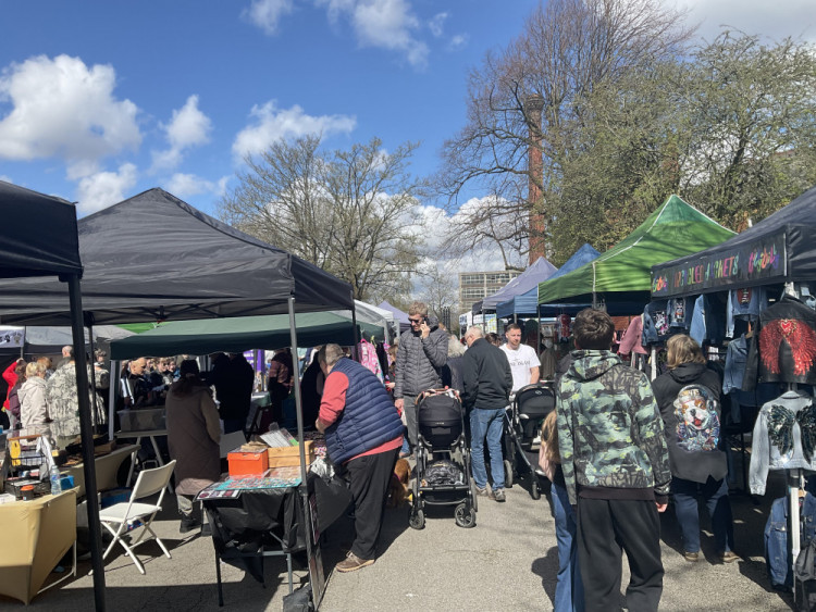 A Worker Bee Market will take place outside Broadstone Mill in Reddish on Saturday 29 March from 11am to 3pm, just in time for mothers' day (Image - Worker Bee Markets)