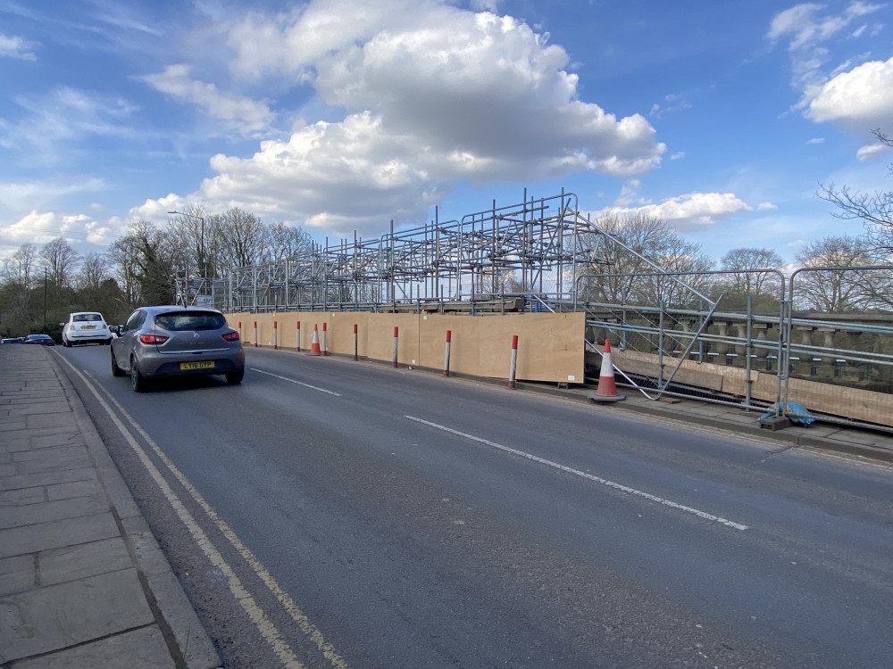 The scaffolding was thrown off Castle Bridge in Warwick (image by Nub News)