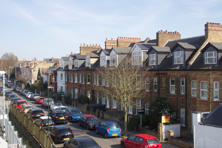 Property Solvers' data reveals it takes an average of 19.14 weeks to sell a property in south west London (credit: Cesar Medina).