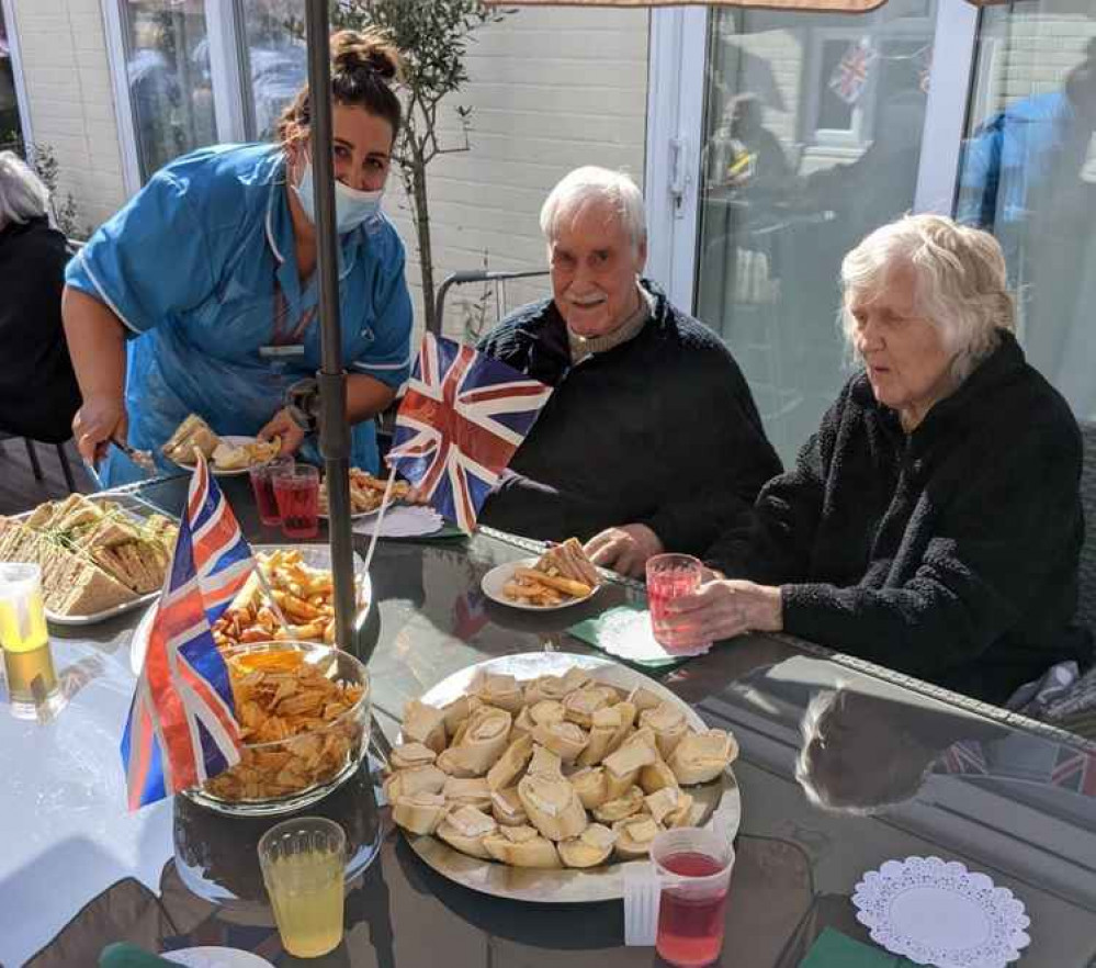 VE Day tea for two