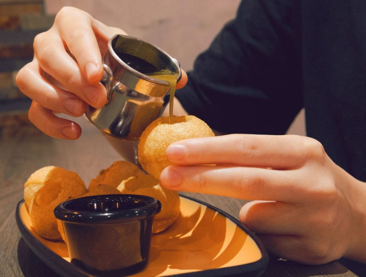 Quote discount code NUB10 for 10% off your next meal at Turmeric Twist at 55 Dairyground Road, Bramhall (Image - Turmeric Twist)