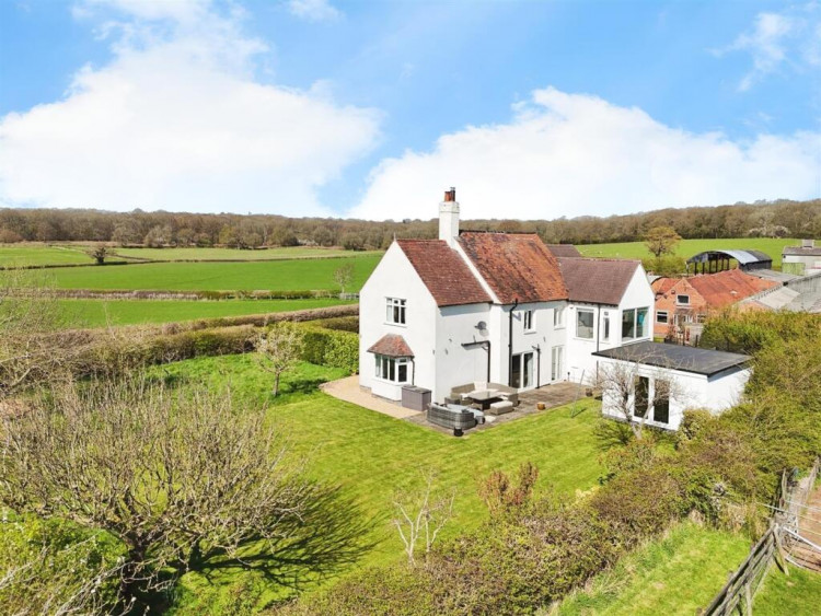 This week we have looked at a stunning five-bedroom home in Wappenbury, currently available for £915,000