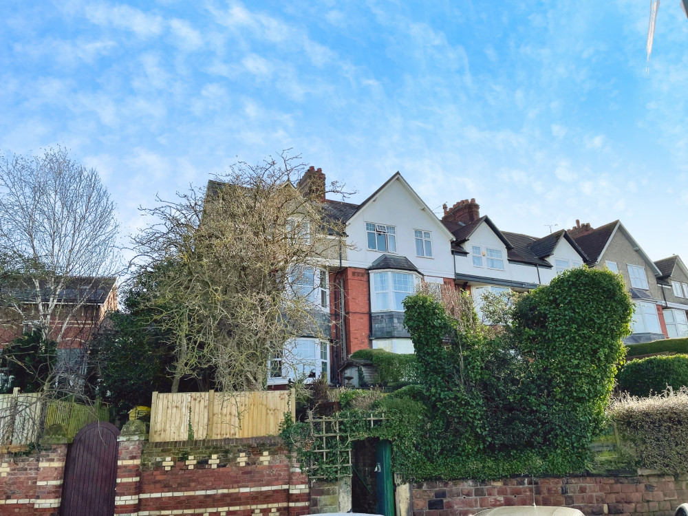 Thornley Groves presents this three-storey, seven bedroom Victorian end of terrace house (Image via: Thornley Groves) Thornley Groves presents this three-storey, seven bedroom Victorian end of terrace house (Image via: Thornley Groves)