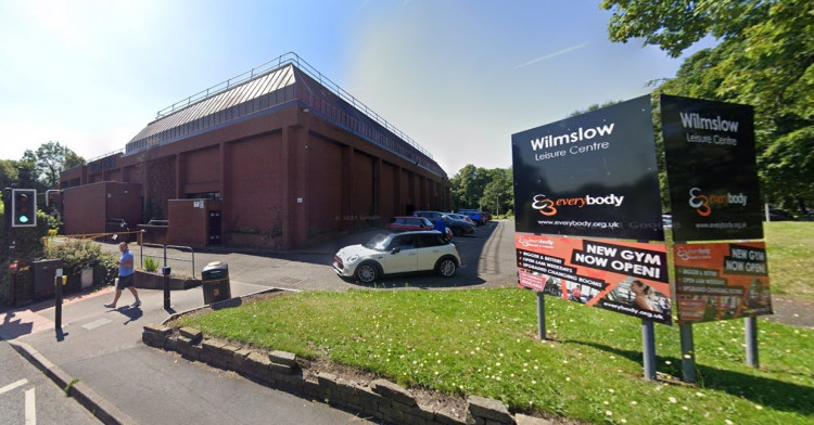 Cheshire East has given the go-ahead for two padel courts at Wilmslow Leisure Centre (Google).