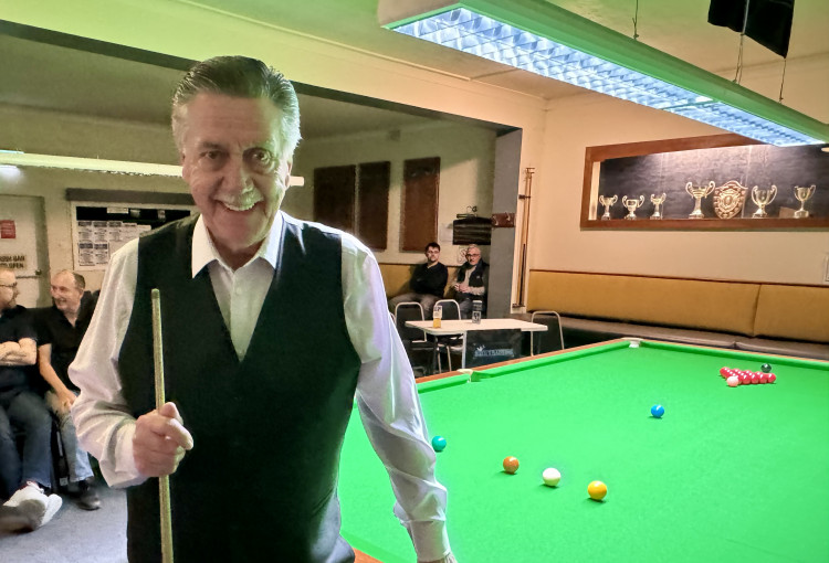 Former World Snooker Champion Cliff Thorburn played an exhibition evening at the Ivanhoe Club to support Daniel Blunn. Photos: Ashby Nub News