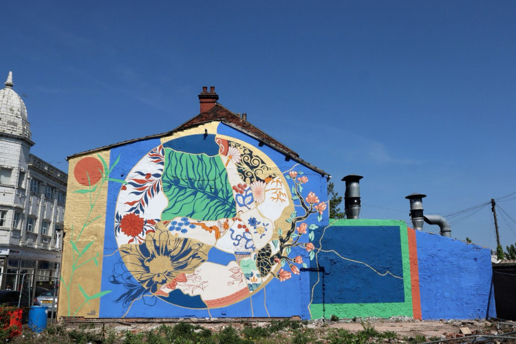 Rob Fenton has created a new mural on the corner of Liverpool Road and Elenora Street as part of the project. (Supplied)
