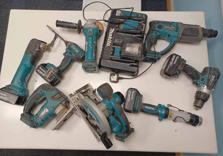 Richmond Met Police are looking for the owner of these tools (credit: @MPSRichmond/X).