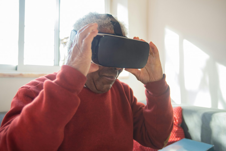 Oakley Grange care home will offer free "visual dementia tours" (image via pexels)