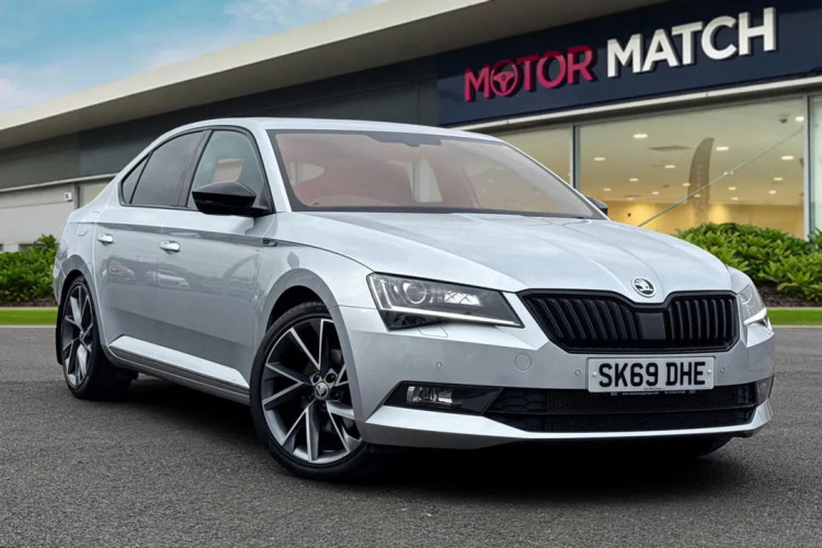 This Skoda boasts a host of exterior features which enhance its sleek lines (Image via: Swansway Garages)
