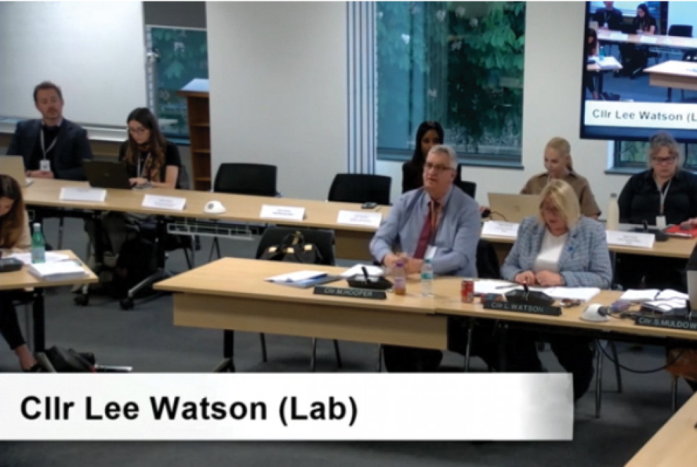 Cllr lee Watson addressing the meeting. Cllr lee Watson addressing the meeting.
