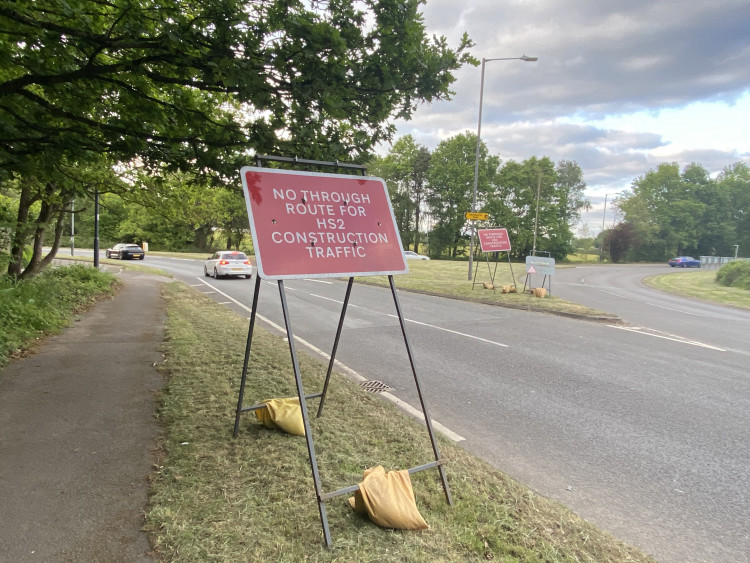 New signs have been put in place at Thickthorn gyratory (image by Nub News)