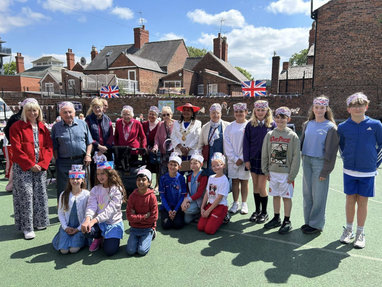 Lord Mayor of Chester and Forest Court residents with the Headteacher and pupils at Grosvenor Park CofE Academy (Image via: NWAT)