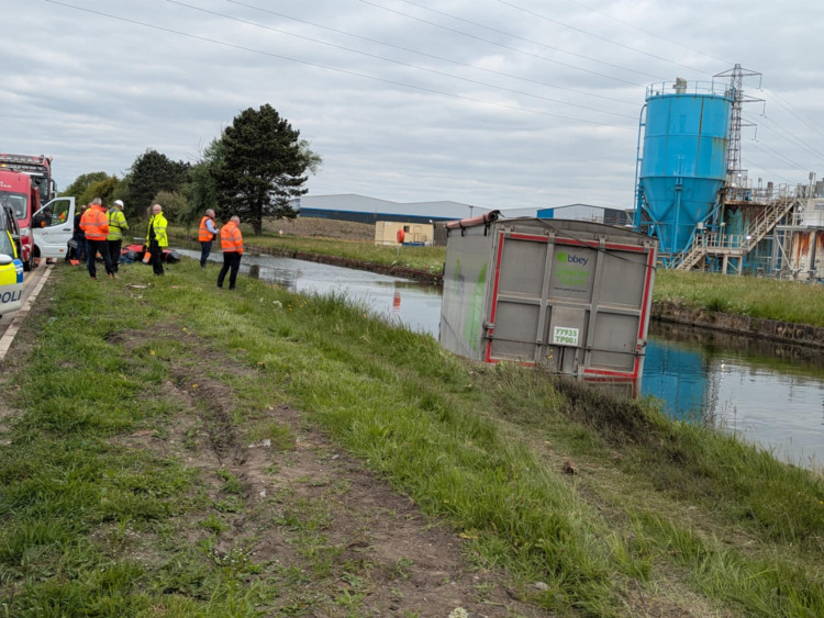 Canal and Rivert Trust engineers carried out a full inspection to assess any damage before reopening the canal today (Monday). (Photo: Nub News) 