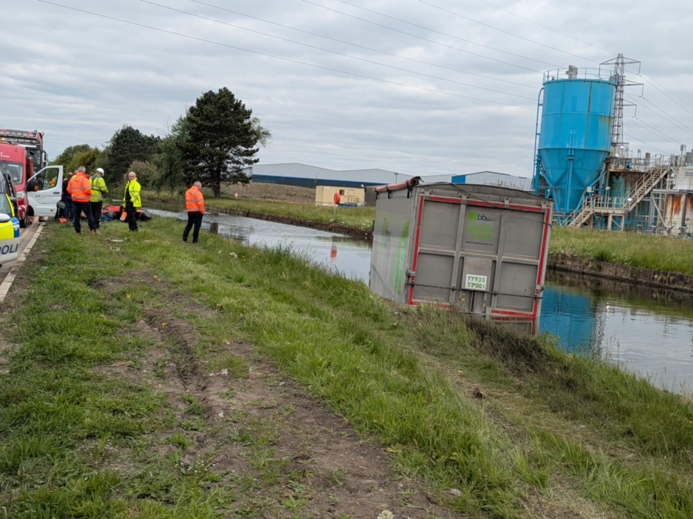 Canal and River Trust engineers carried out a full inspection to assess any damage before reopening the canal today (Monday). (Photo: Nub News) Canal and River Trust engineers carried out a full inspection to assess any damage before reopening the canal today (Monday). (Photo: Nub News)