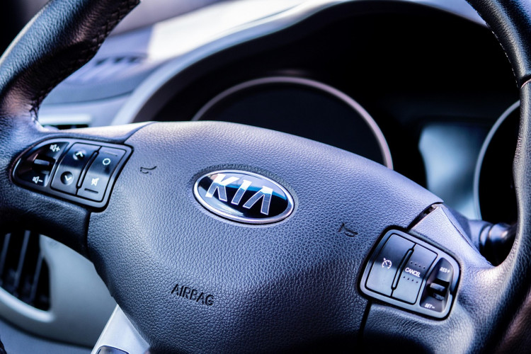 A Kia driver has been injured in a crash (Credit: Pixabay)