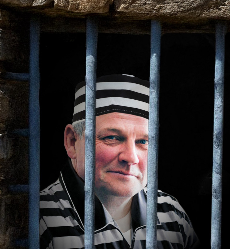 On Friday 6th June, Head Teacher Mr Bennett will be put in 'jail' at The British Schools Museum by local charity Home-Start Hertfordshire, for the crime of not having his phone in a Yondr pouch! 