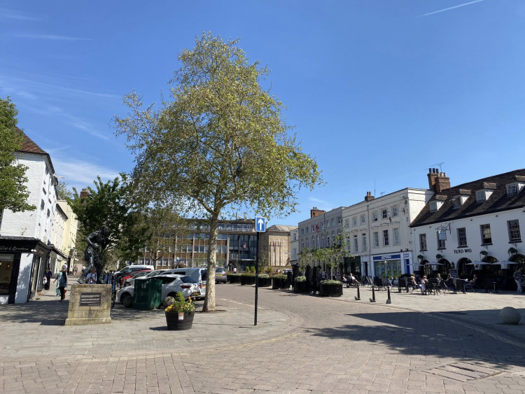 Sign up to our free weekly newsletter for Warwick! (image by Nub News)