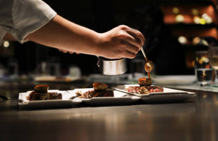 The Queen Victoria is looking for a dedicated Sous Chef to work between their popular pub restaurant and The Maldon Smokehouse. (Credit: Pixabay)