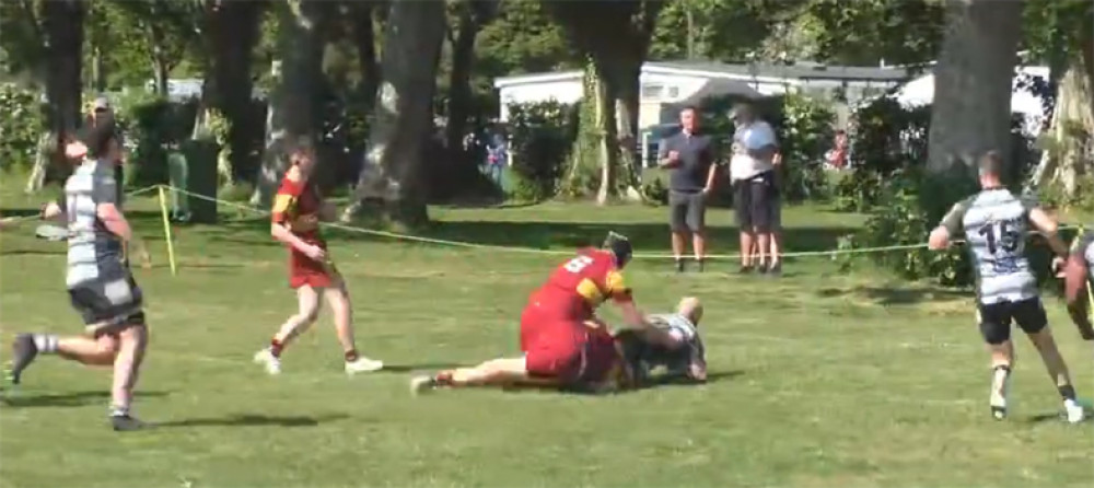 Darryl Worster scores Darryl Worster scores