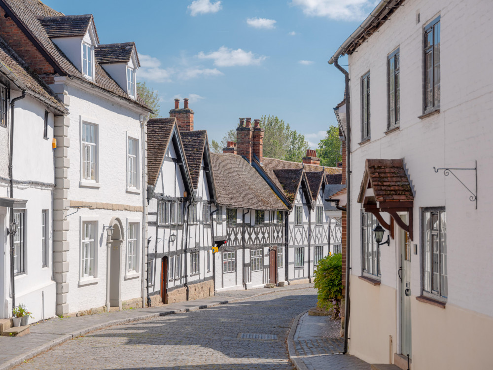 Latest data from HM Land Registry shows most expensive places to buy houses in Warwickshire (image by Ellen Manning) Latest data from HM Land Registry shows most expensive places to buy houses in Warwickshire (image by Ellen Manning)