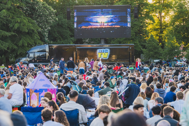 Leamington sees thousands gather for this year's Leamington Eurovision Festival (images via MKS Photography)