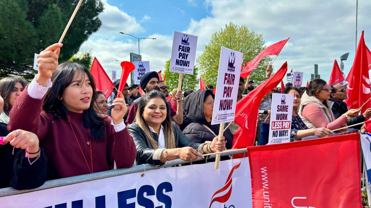 Around 800 Wilson James staff working at Heathrow protest over pay (credit: Unite the Union).