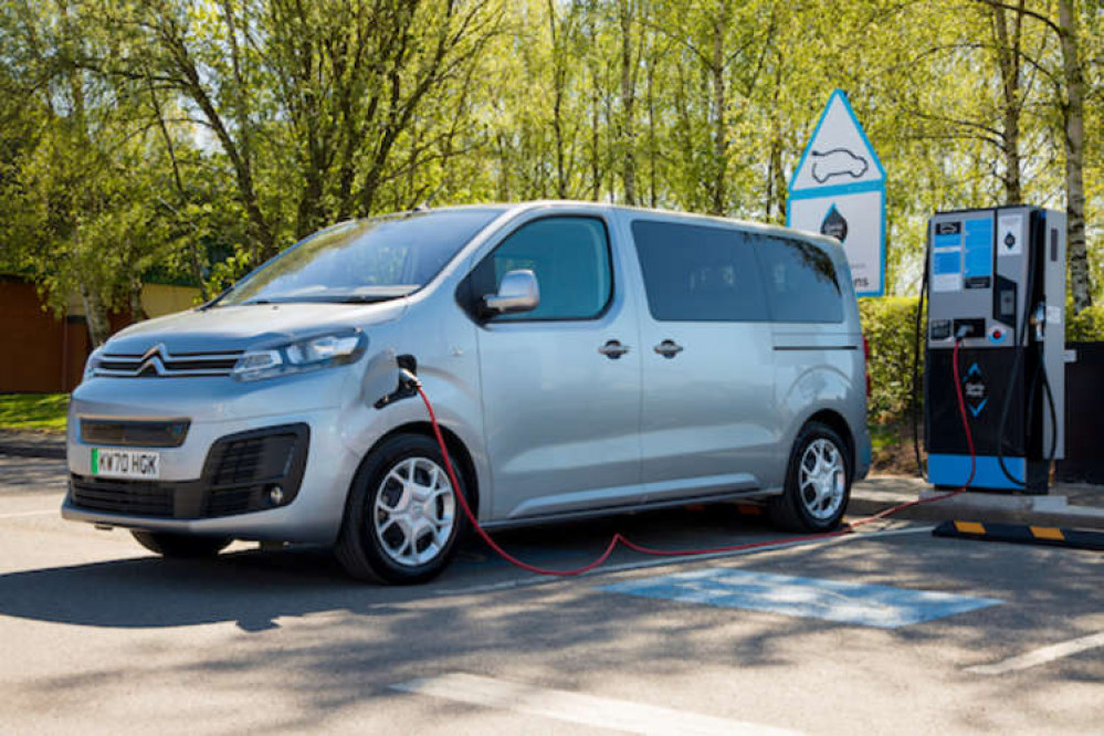 If you need to move eight, or even nine people around using power from a plug, the ë-SpaceTourer is pretty much your only choice. Just as well it's good, then If you need to move eight, or even nine people around using power from a plug, the ë-SpaceTourer is pretty much your only choice. Just as well it's good, then