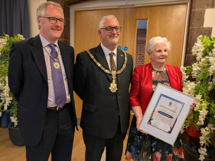 Sandbach outgoing mayor, Cllr Ann Nevitt. with the new mayor, Cllr John Arnold (middle) and deputy mayor, Cllr Sam Corcoran. (Photo: Nub News)