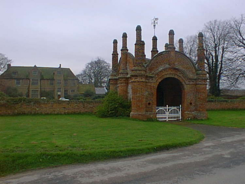 Erwarton Hall Gate - Credit: Rog Frost - geograph.org.uk/p/84596