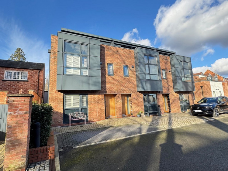 This week we have looked at a three-bedroom townhouse at Abbotsford Mews, currently available for £595,000