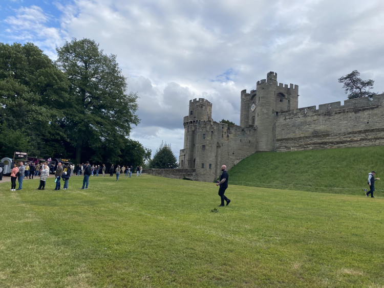 Sign up to our free weekly newsletter for Warwick! (image by Nub News)