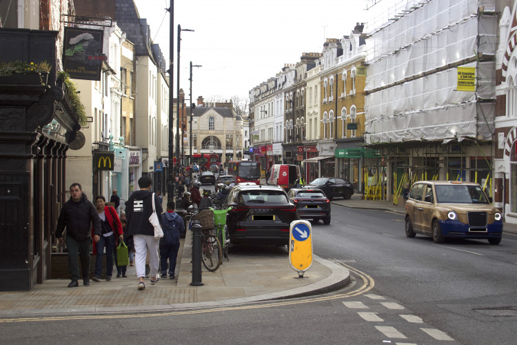 Richmond Council wants to crack down on vehicle idling with a borough-wide £100 fine to cut air pollution (credit: Cesar Medina).