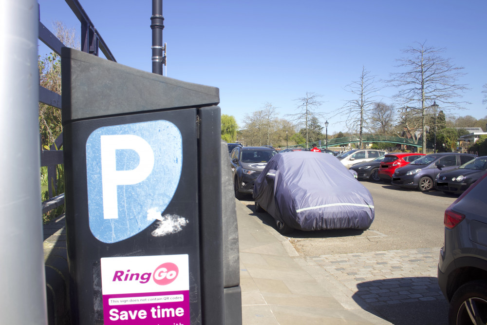 Richmond Council wants to crack down on vehicle idling with a borough-wide £100 fine to cut air pollution (credit: Cesar Medina). Richmond Council wants to crack down on vehicle idling with a borough-wide £100 fine to cut air pollution (credit: Cesar Medina).