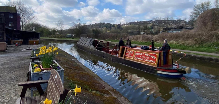 Dane Narrowboat Tours – Middleport & Etruria Toby Carvery