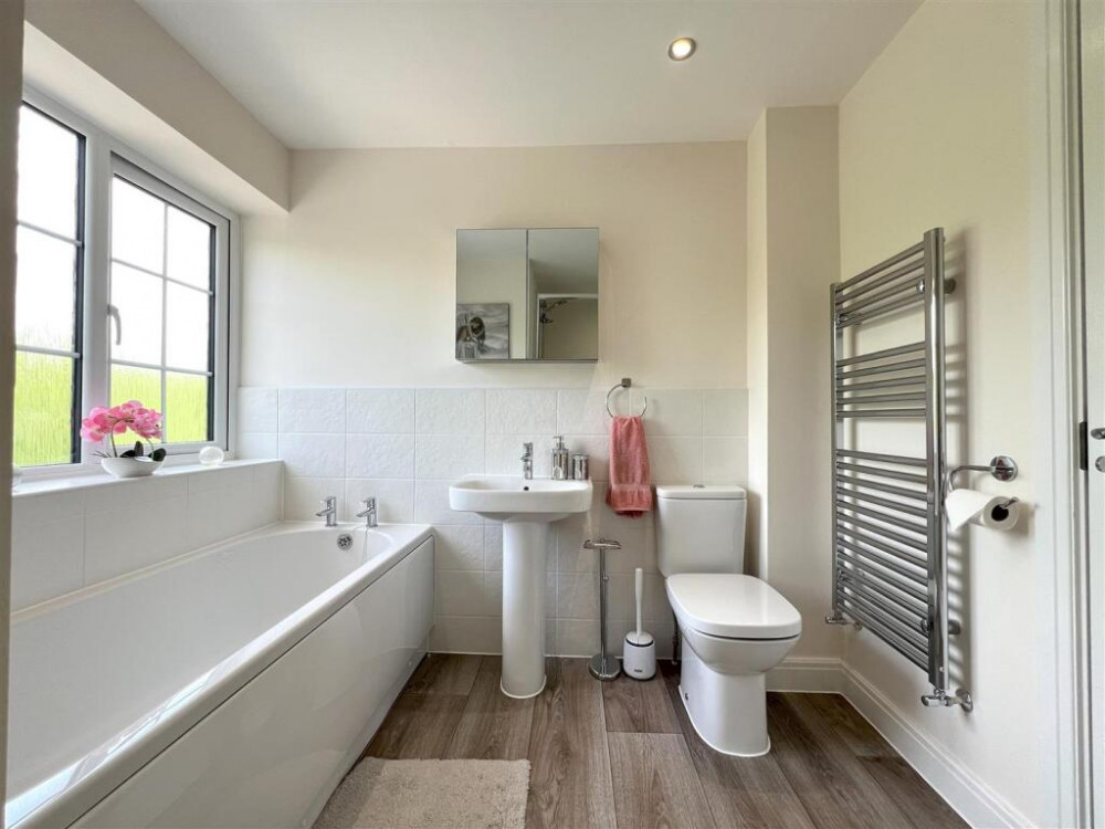 Family bathroom (Credit: Stephenson Browne) Family bathroom (Credit: Stephenson Browne)