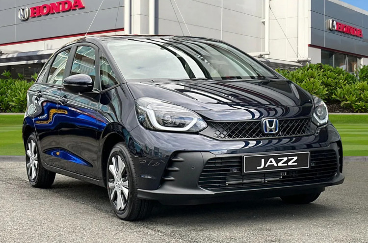 Our friends at Swansway Honda Stockport present their car of the week - this Honda Jazz elegance in midnight blue (Image - Swansway Motor Group)