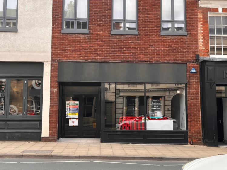 Warwick's Holland & Barrett closed in May 2023 (image by Nub News)