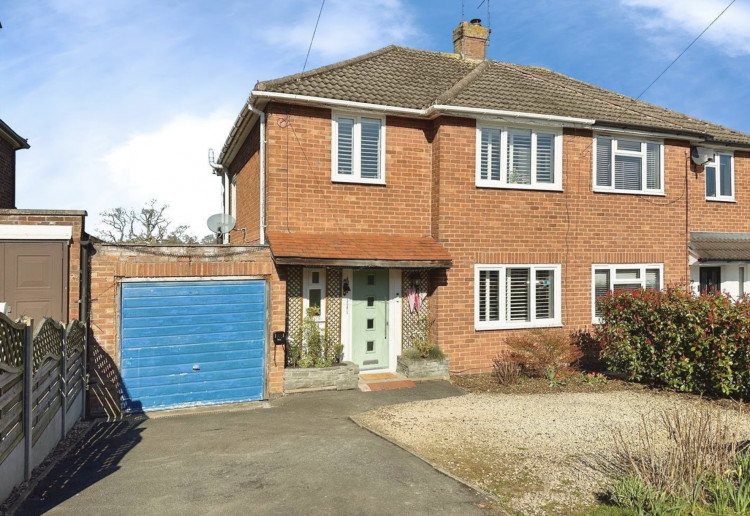 This week we have looked a three-bedroom home on Stirling Avenue, currently available for £495,000