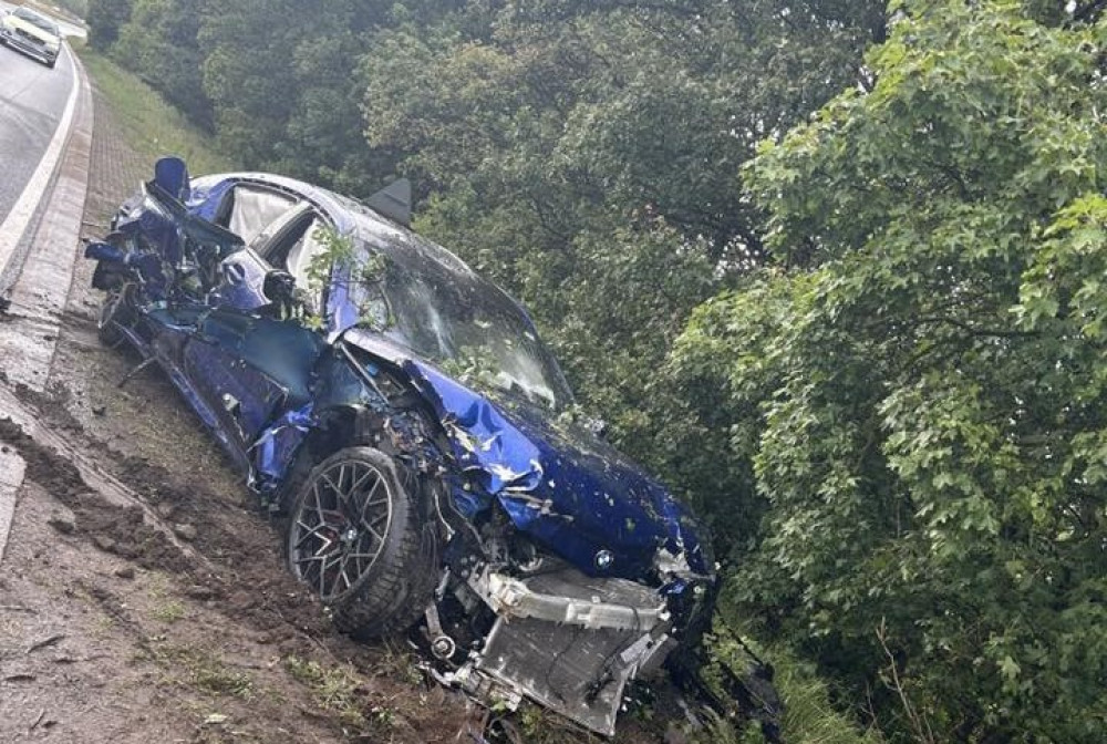 The extent of the damage caused to the BMW (image via Warwickshire OPU) The extent of the damage caused to the BMW (image via Warwickshire OPU)