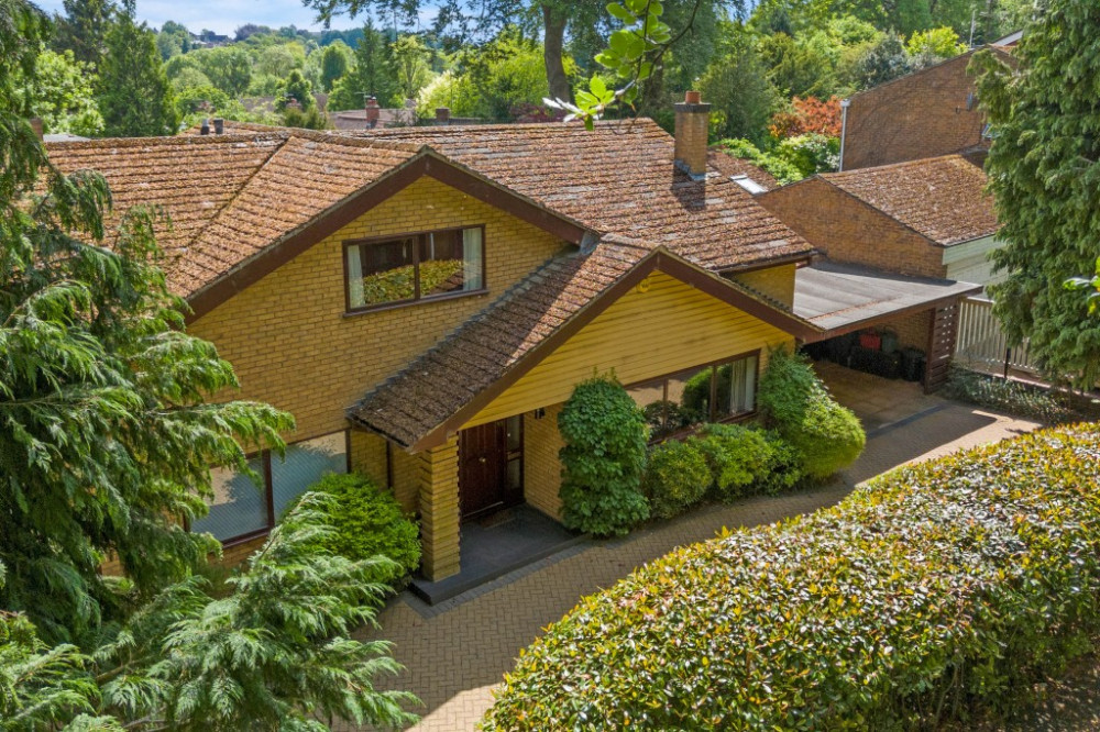 Our property for this week comes courtesy of our exclusive property sponsor Julie Philpot Residential Our property for this week comes courtesy of our exclusive property sponsor Julie Philpot Residential