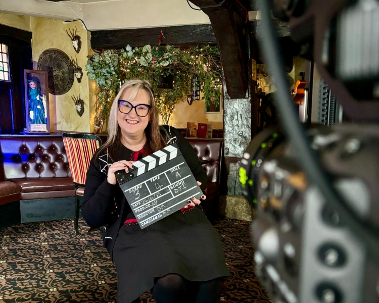 Dr Nicola Lasikiewicz in Ye Olde Kings Head in Chester (Image via: The University of Chester)