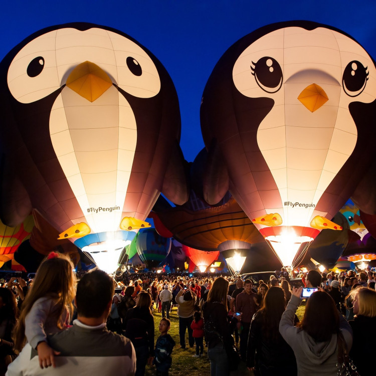 Shepton Mallet gears up for Balloons and Tunes UK at the Bath & West Showground, featuring thrill shows, tribute acts, and balloon displays.