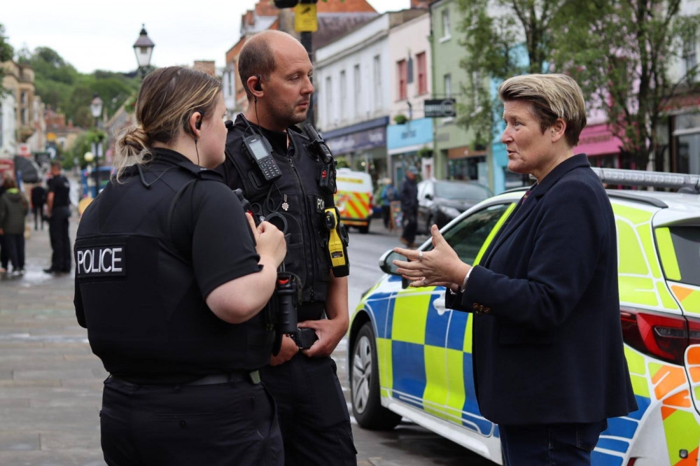 MP Sarah Dyke with police officers in Glastonbury High Street (Photo: LibDems) MP Sarah Dyke with police officers in Glastonbury High Street (Photo: LibDems)
