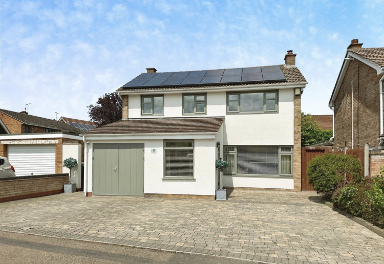 This week we have looked a four-bedroom home on Kendal Avenue, currently available for £760,000