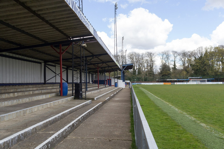 Manager Alan Julian will lead Hampton & Richmond through six summer pre-season fixtures (credit: Katie Chan/Wikimedia Commons).