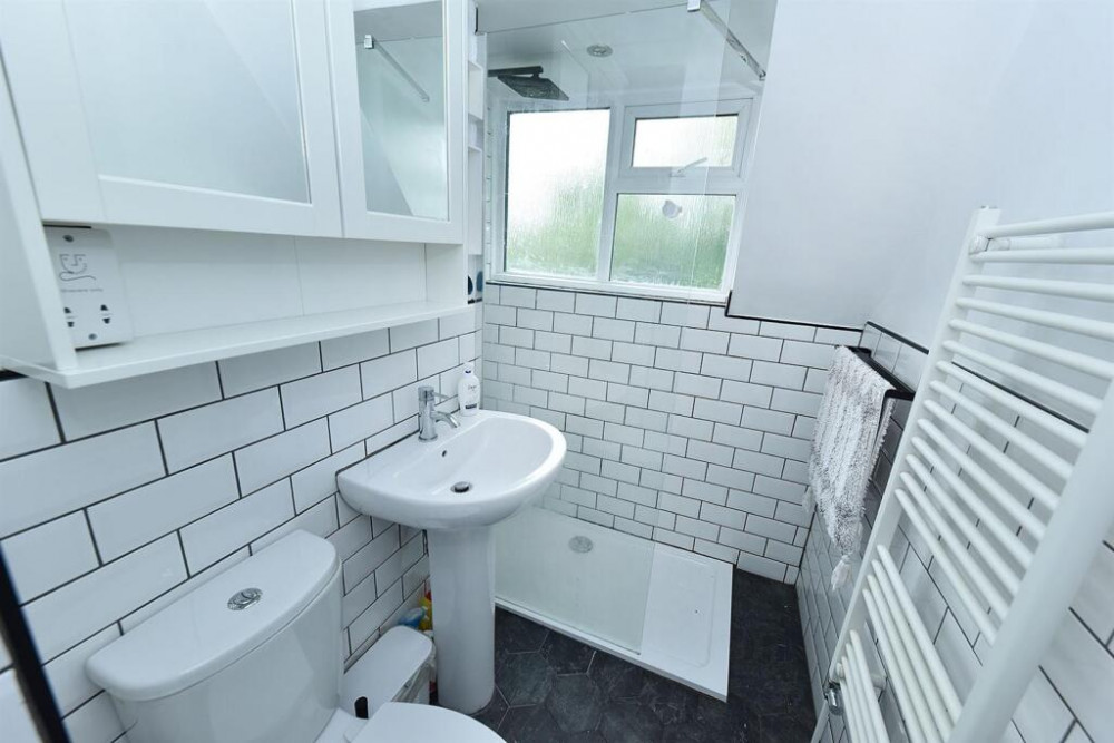 Bathroom (Credit: Holden & Prescott) Bathroom (Credit: Holden & Prescott)